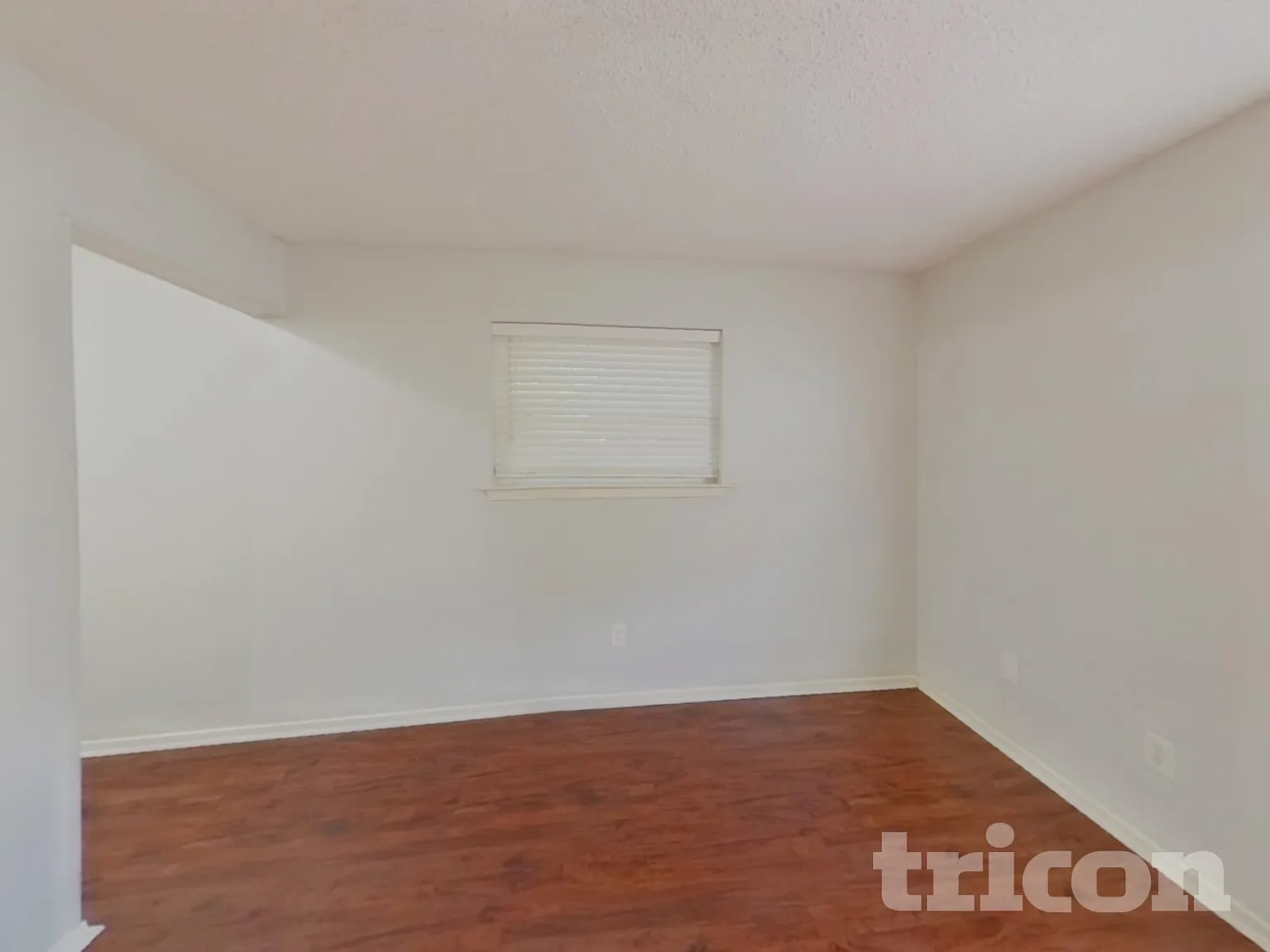 1916 Tracey Circle Irving TX — Photo 4