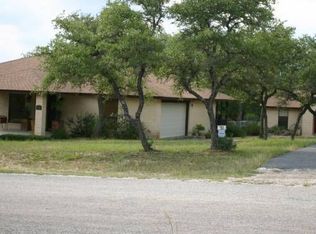 514 Lakewood Dr, Lakehills, TX 78063