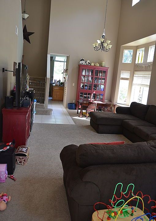2nd image of 1086 Gallery Dr