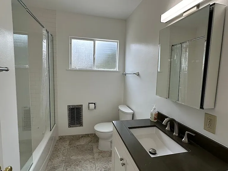 122 W Arrellaga St — Photo 10