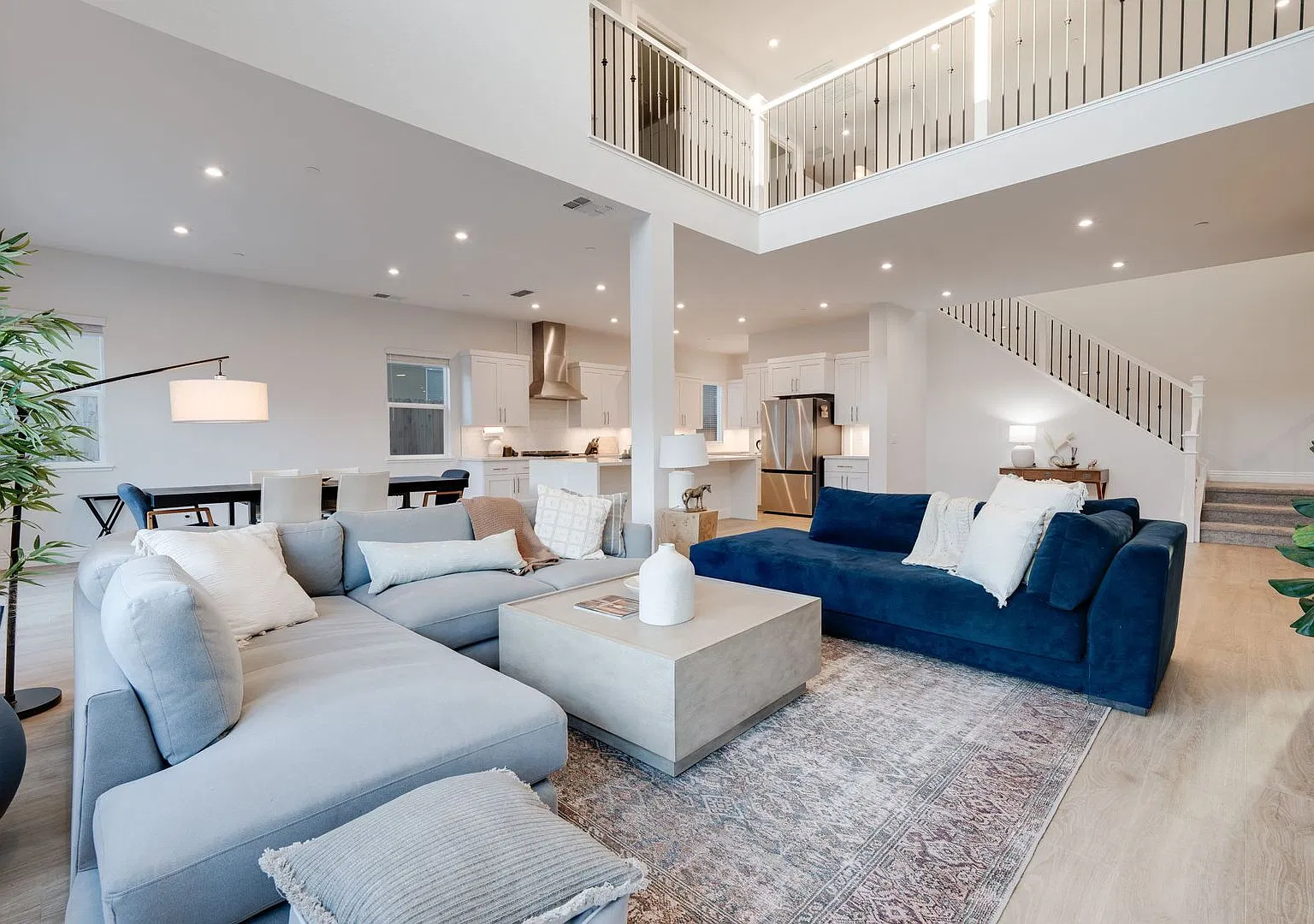 Luxury 4 Bedroom Home in Gated El Dorado Hills Community! — Photo 2