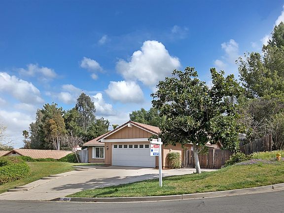 3rd image of 42614 Escolacata Dr