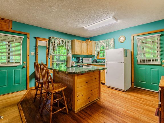 5th image of 3376 Bear Mountain Ln