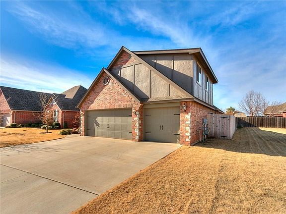 3rd image of 3609 River Birch Ln