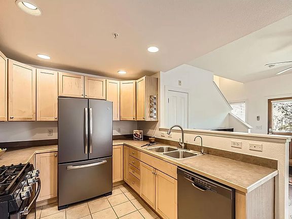 3rd image of 3215 Foundry Pl Unit 106