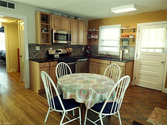 5th image of 2313 Markland Dr
