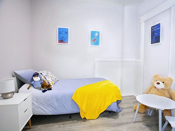 4th image of 1692 E 55th St #307-R