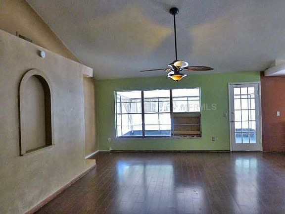3rd image of 6561 Whirlaway Cir