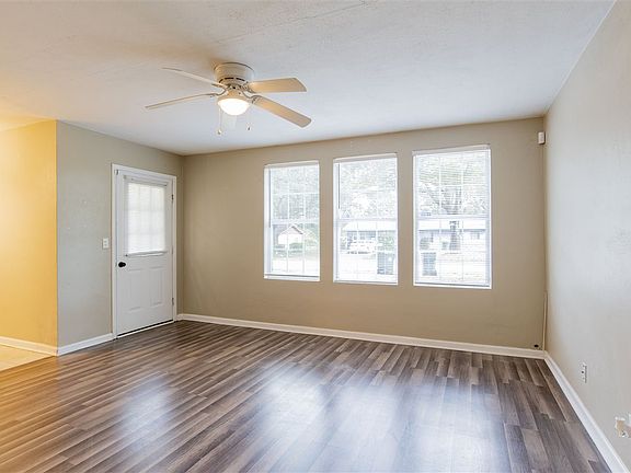 2nd image of 6925 Woodley Dr