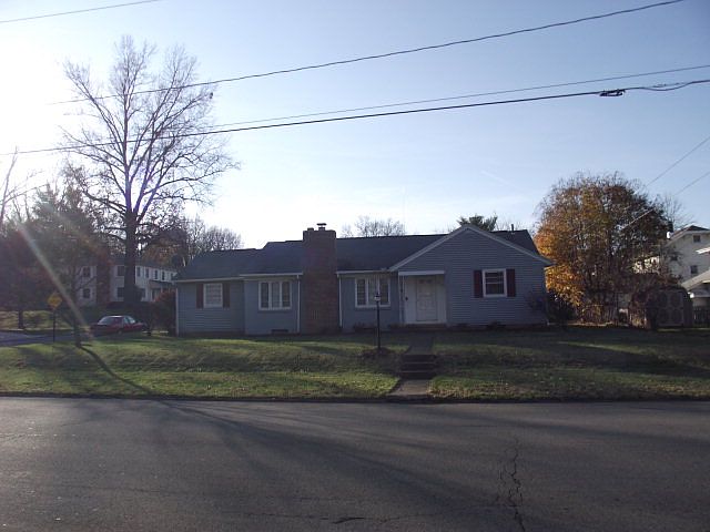 1st image of 820 Eastern Ave
