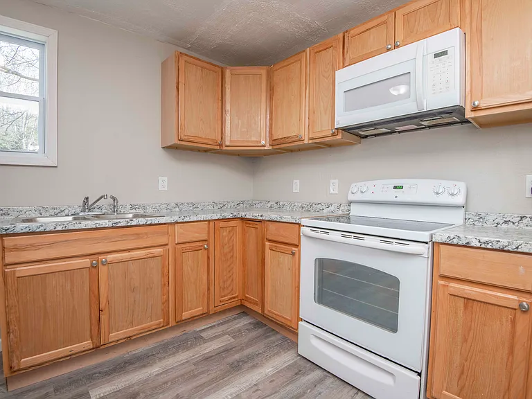 912 Hotel Ave #1 — Photo 11