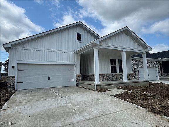 3rd image of 565 Wyleswood Dr
