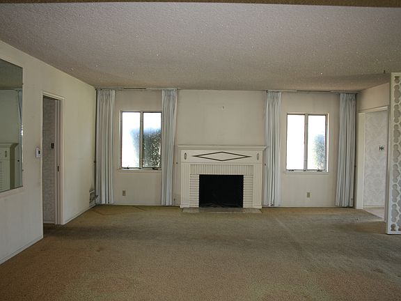 4th image of 530 University Ave
