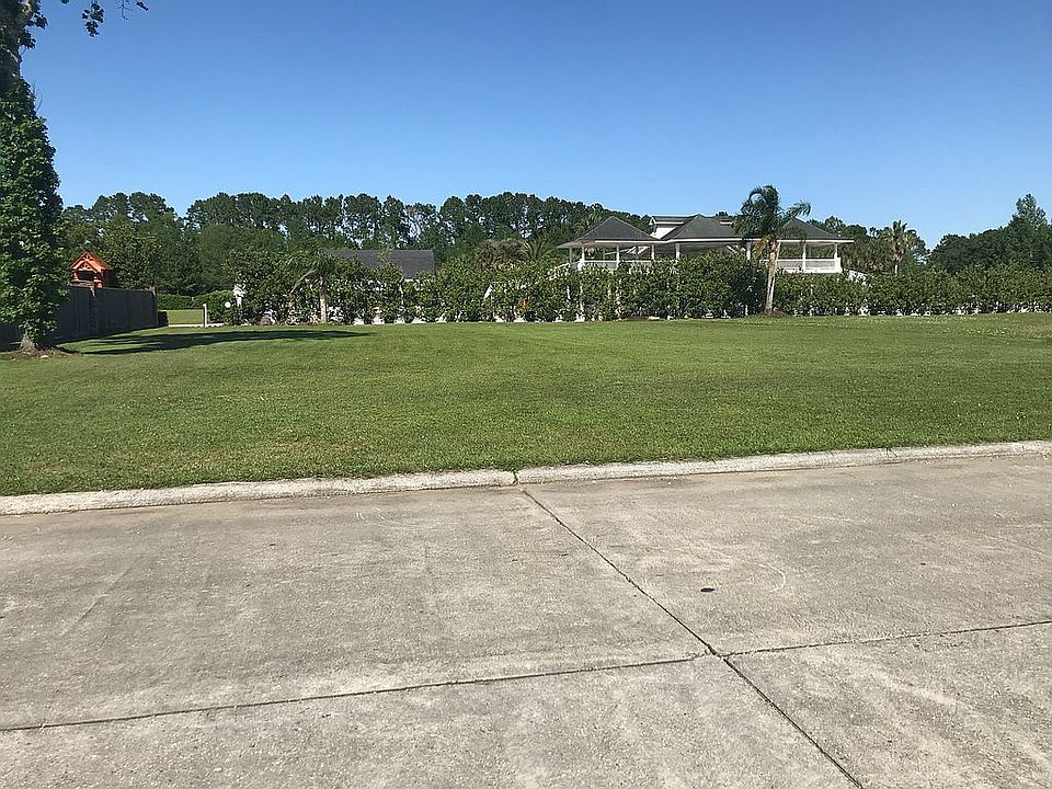 1st image of 383 Tulip Dr