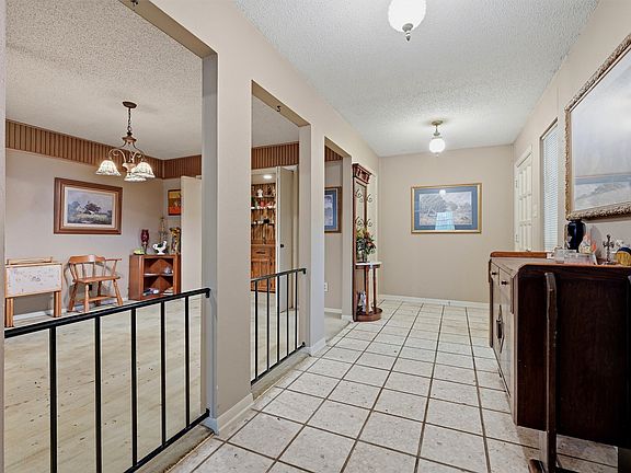 3rd image of 4115 Greenway Dr