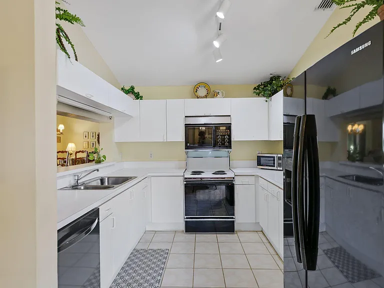 8423 Juddith Ave — Photo 8