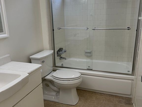 5th image of 24035 Ocean Ave APT 20