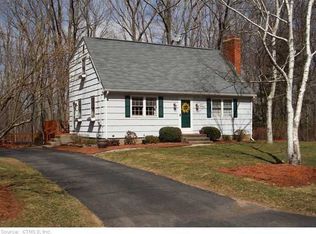 35 Stuart Dr, Tolland, CT 06084