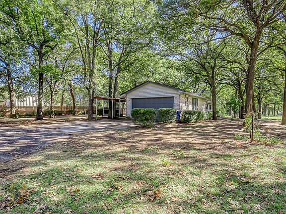 3rd image of 505 Squires Ln
