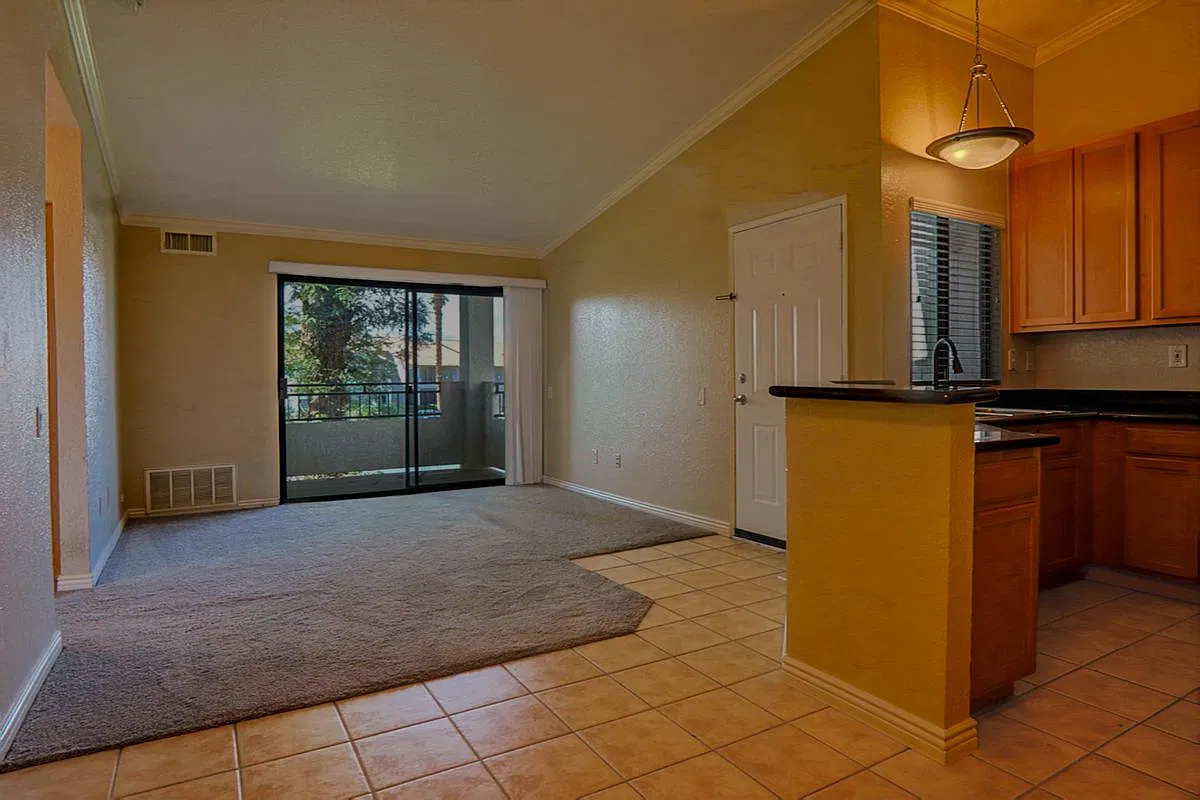 2 bed, 2.0 bath, 960 sqft, $1,950 — Photo 2