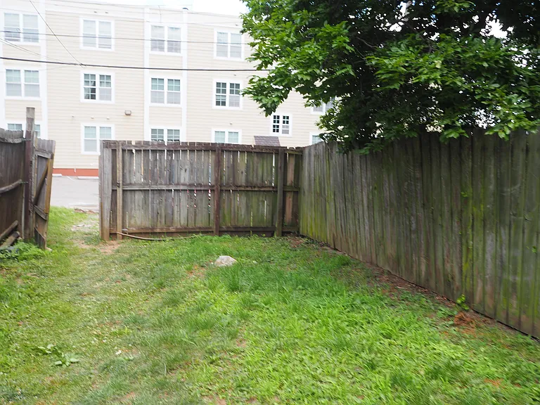 105 S Pine St — Photo 54
