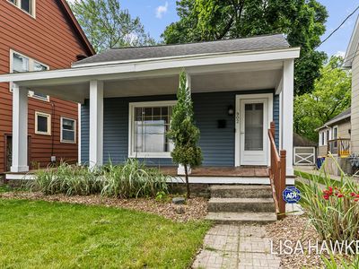 902 Fountain St NE, Grand Rapids, MI, 49503