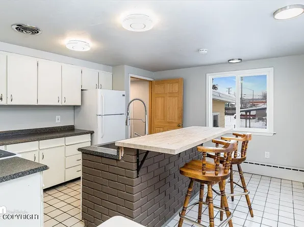 7749 Dover Ave, Anchorage, AK 99504