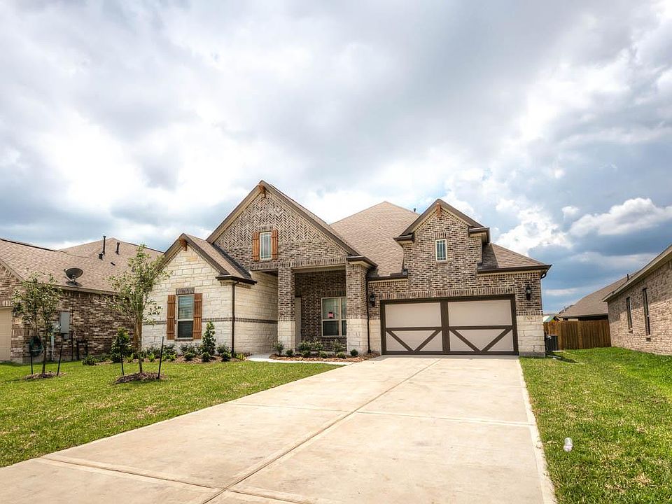1st image of 301 Westwood Dr