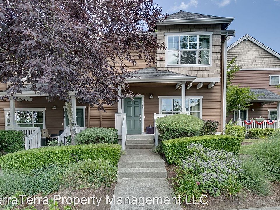 1st image of 1752 NE Park Dr