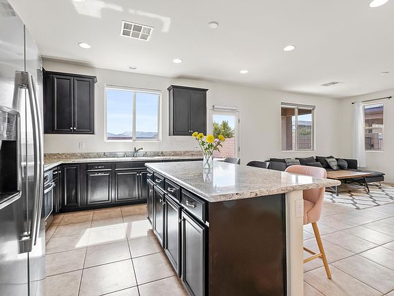 3rd image of 4641 Lake Noah Ave