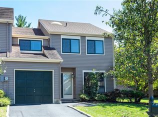 34 Manor House Ln, Dobbs Ferry, NY 10522