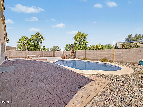 3rd image of 10536 W MAGNOLIA Street