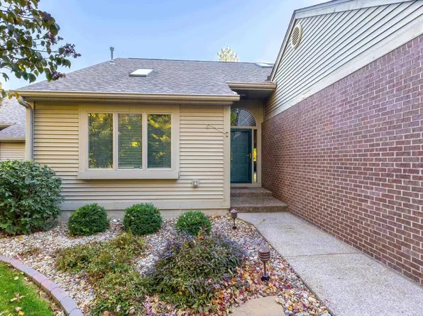 3324 37th Avenue Dr, Moline, IL 61265