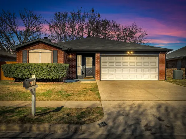 319 Faircrest Dr, Arlington, TX 76018
