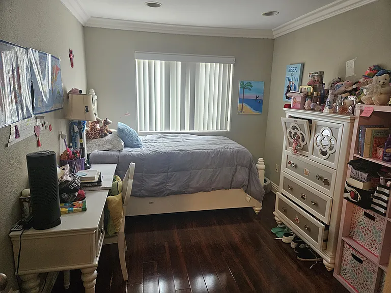 1725 Loma Ave #3 — Photo 4