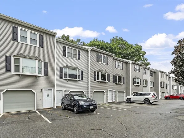 105 Tennis Plaza Rd Unit 14, Dracut, MA 01826