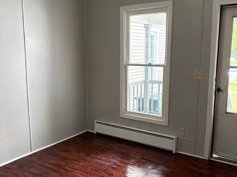 825 1/2 Caldwell St — Photo 12