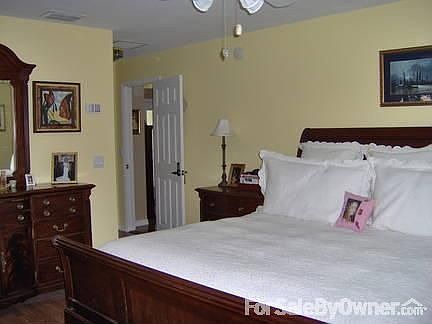 10x12 Shed to Rear of Guest House