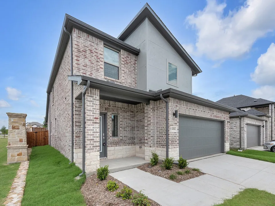 606 Green Grass Dr