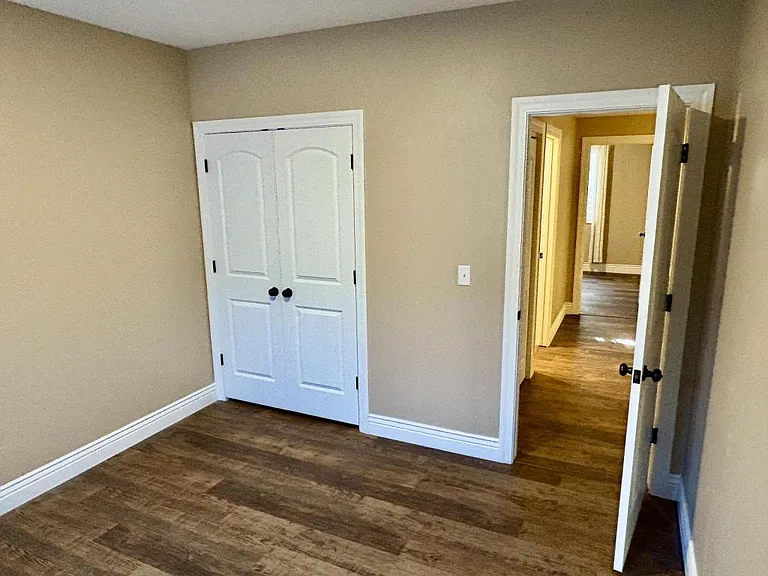 2612 Eastview Dr — Photo 37