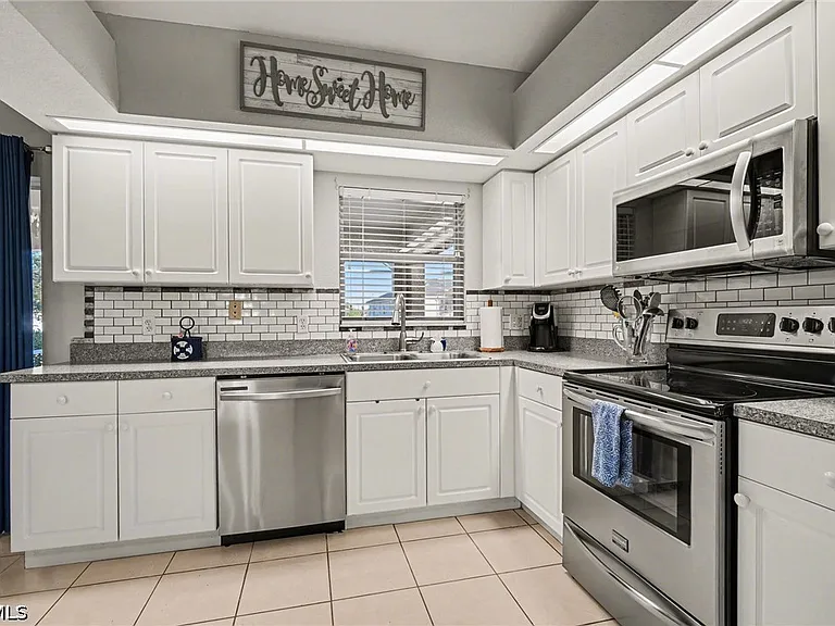 2727 SW 2nd Ct — Photo 9