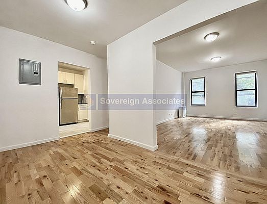 1st image of 44 Bennett Ave #22