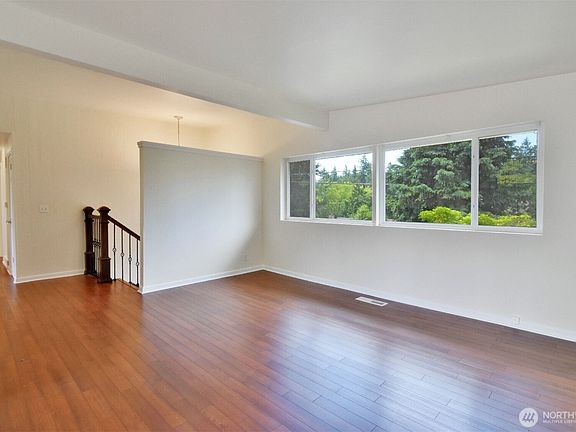 3rd image of 17204 11th Avenue NE