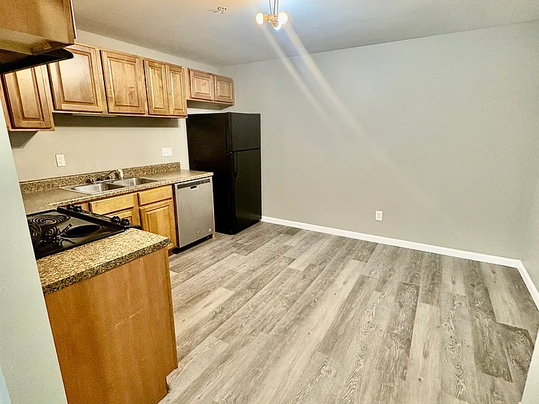 664 Materdie Ln #203 — Photo 7
