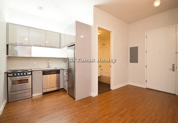 Rented by Sam Tabak | media 36