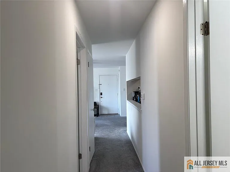 802 Lindsey Ct — Photo 9