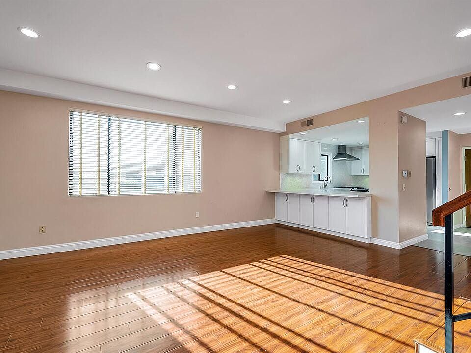 1st image of 1830 Colby Ave APT 10