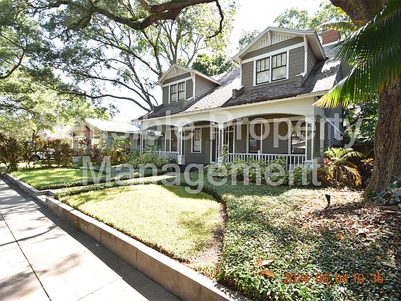3rd image of 808 S Packwood Ave