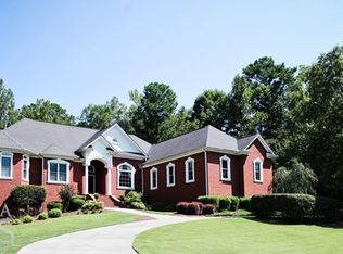 105 Hazelridge Ln, Sharpsburg, GA 30277