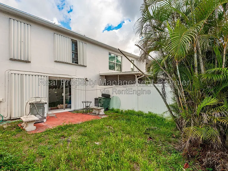 6768 SW 39th Ct — Photo 27